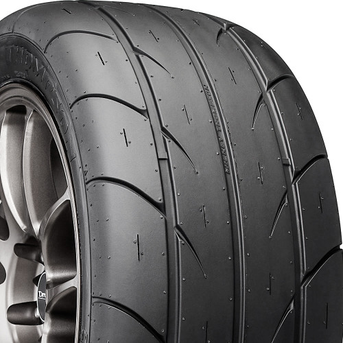 Mickey Thompson ET Street S/S 305/45R20