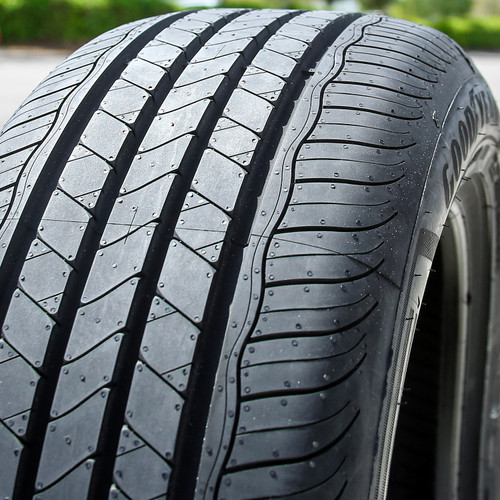 Goodyear Assurance MaxGuard 215/55R17 94V