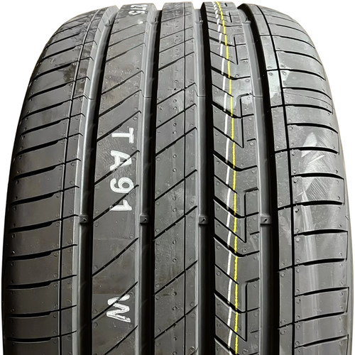 Kumho Majesty 9 Solus TA91 225/40R18 92W XL