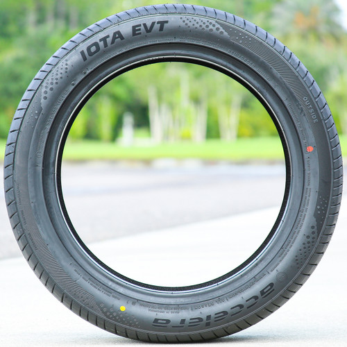 Accelera Iota EVT 235/40R19 ZR 96Y XL
