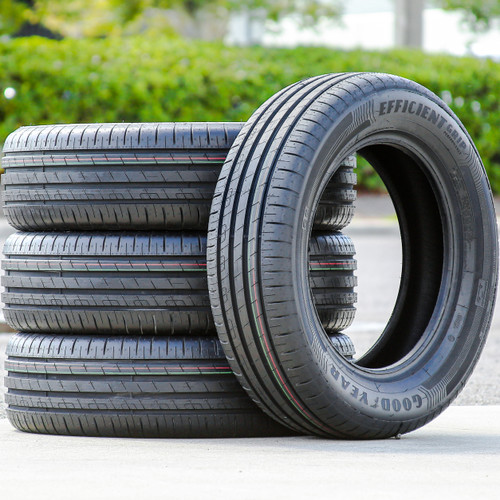 Goodyear EfficientGrip Performance 215/55R17 94V