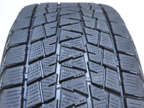 Bridgestone Blizzak DM-V1 235/70R17 108R Used Winter Tire 6-7/32