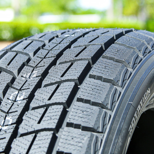 DUNLOP WINTER MAXX SJ8 285/50R20 20インチ スタッドレス 4本 バリ溝 ランクル200 レクサスLX等　(STI050) Dunlop Winter Maxx SJ8 265/50R20 107R