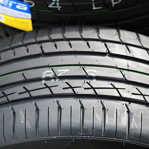 Accelera Iota ST68 275/40R22 ZR 108Y XL