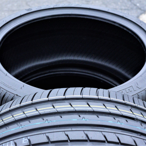 Cosmo MuchoMacho 215/40R18 ZR 89Y XL