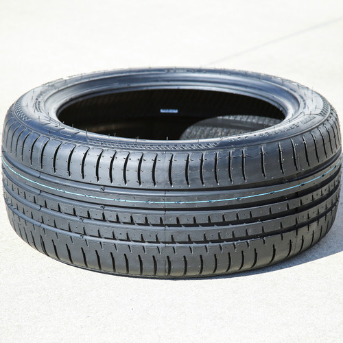 Accelera Phi 225/40R18 ZR 92Y XL