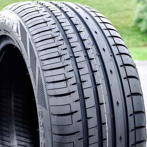 Accelera Phi-R 245/40R20 ZR 99Y XL