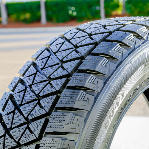 Bridgestone Blizzak DM-V2 225/65R17 102S