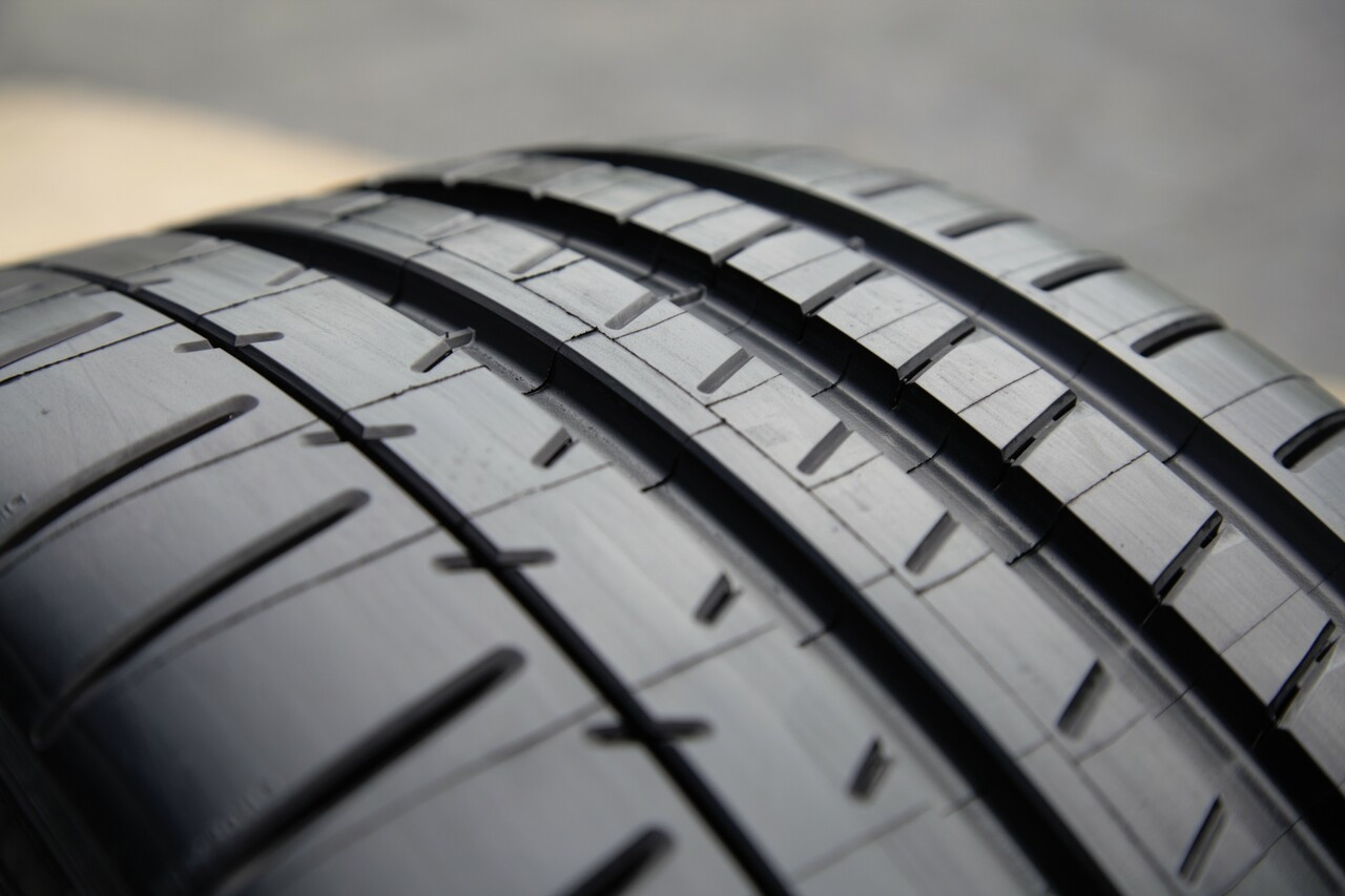 Photos - Tyre Michelin Pilot Super Sport 245/40R18, Summer, High Performance tires. 