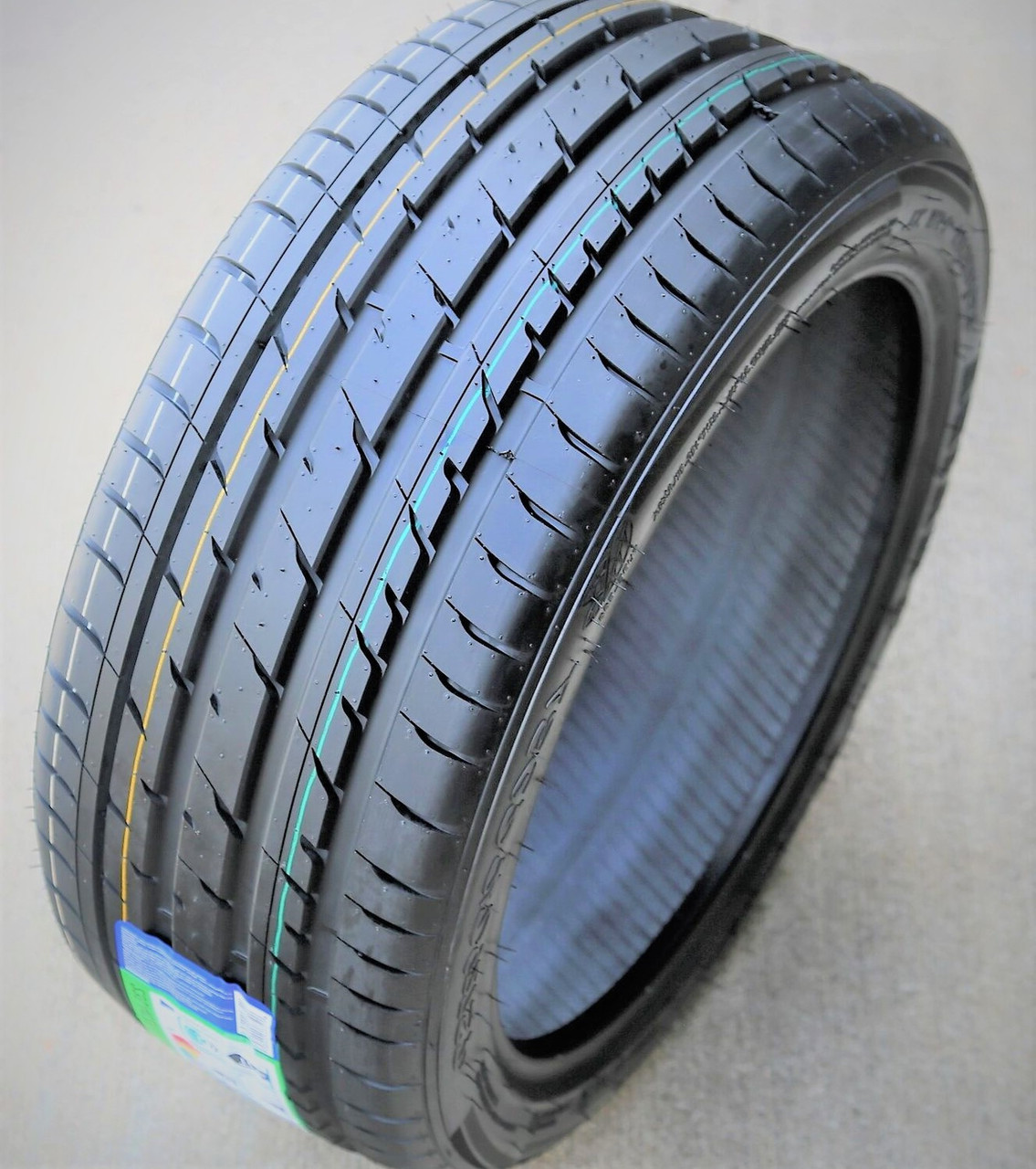 Photos - Tyre Haida HD927SP 235/40R17, All Season, High Performance tires. 