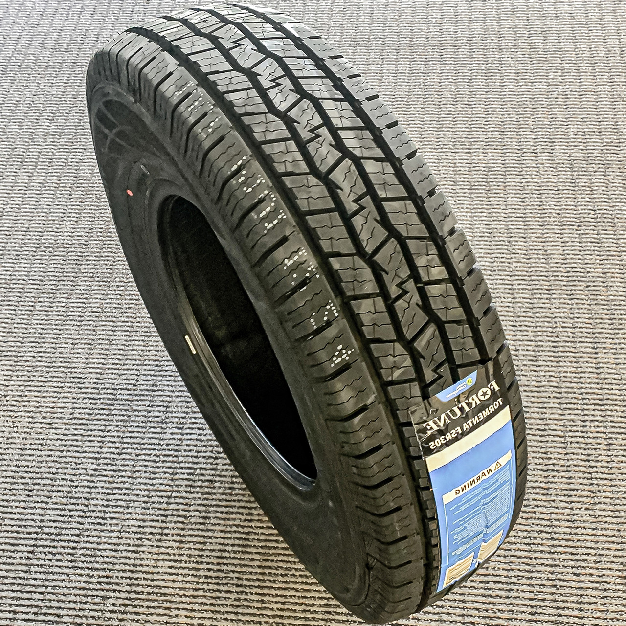 Photos - Tyre FORTUNE Tormenta H/T FSR305 245/75R17, All Season, Highway tires. 