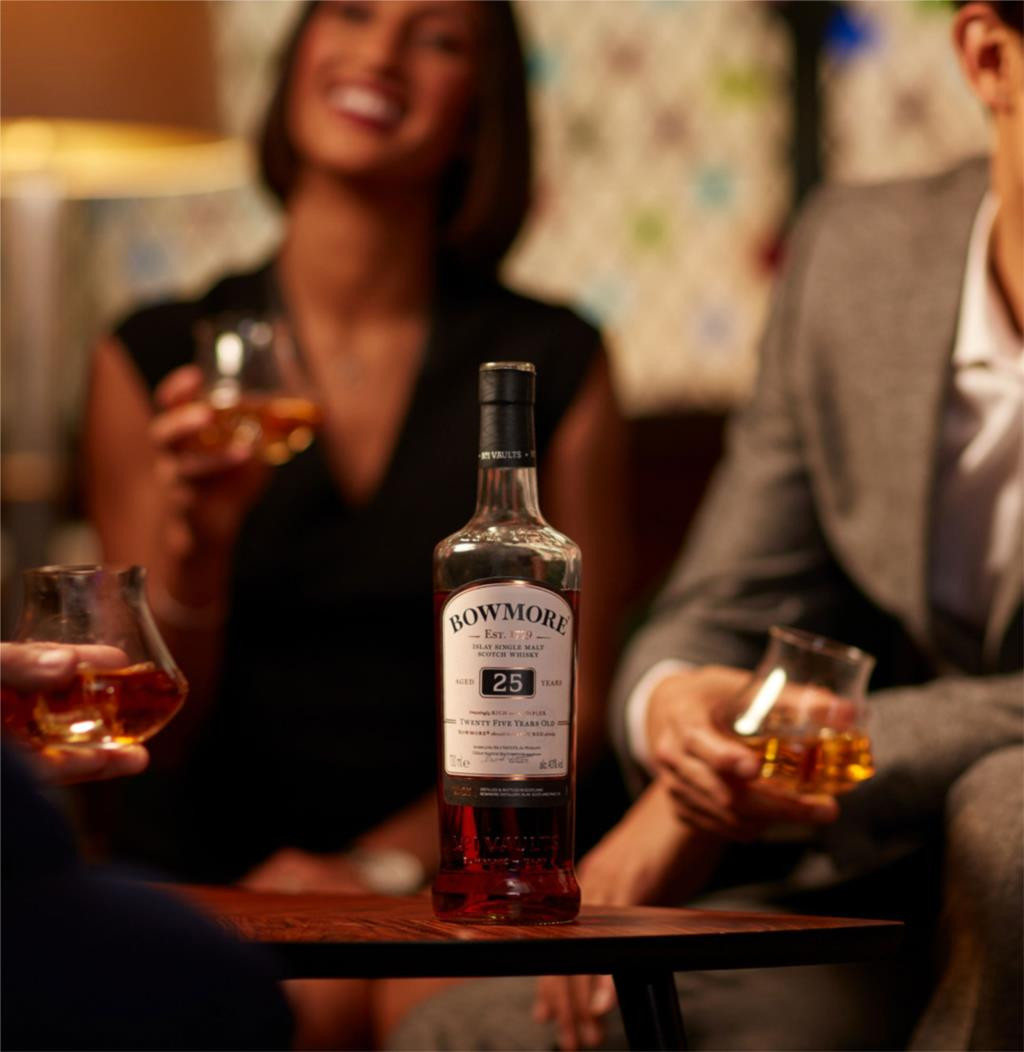 Bowmore 25 Year Old 70cl Whisky | Master Of Malt