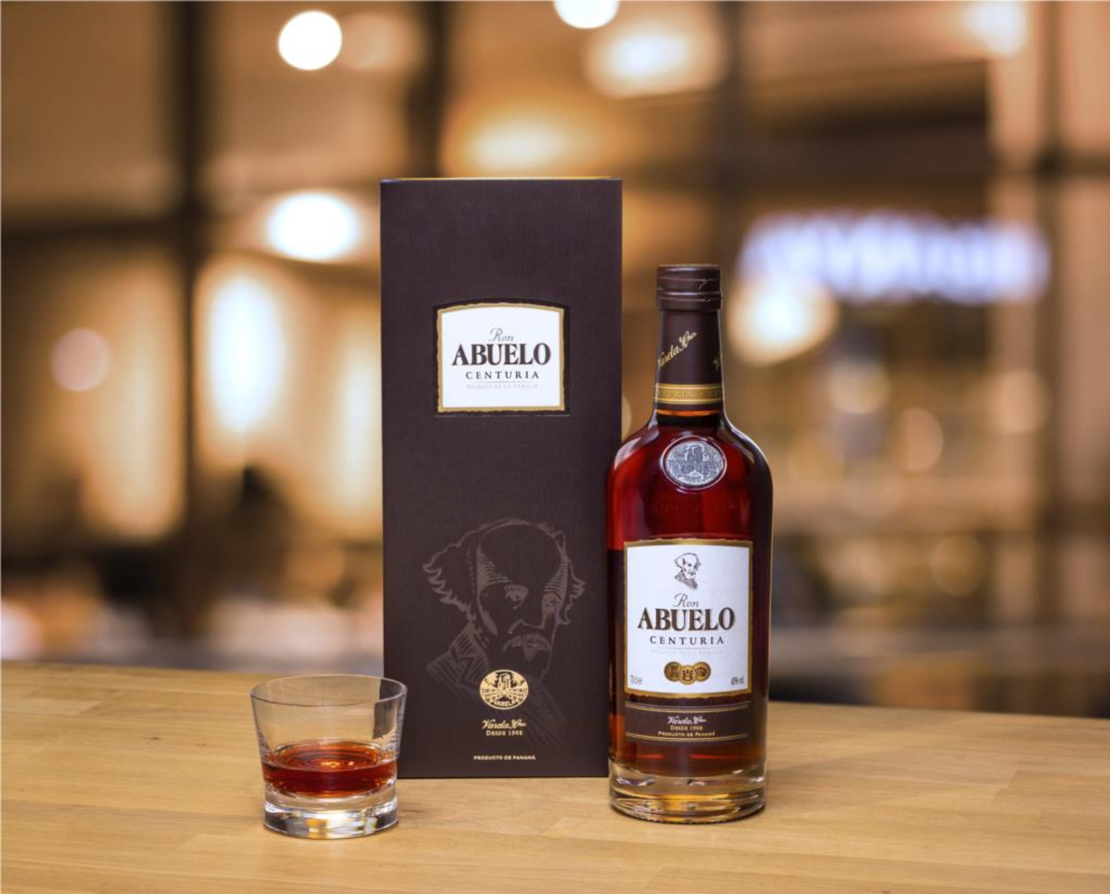 ウイスキー Ron Abuelo Centuria 700ml 40% RUM ABUELO CENTURIA 30YO 40% 0,7L - Alkohole Świata
