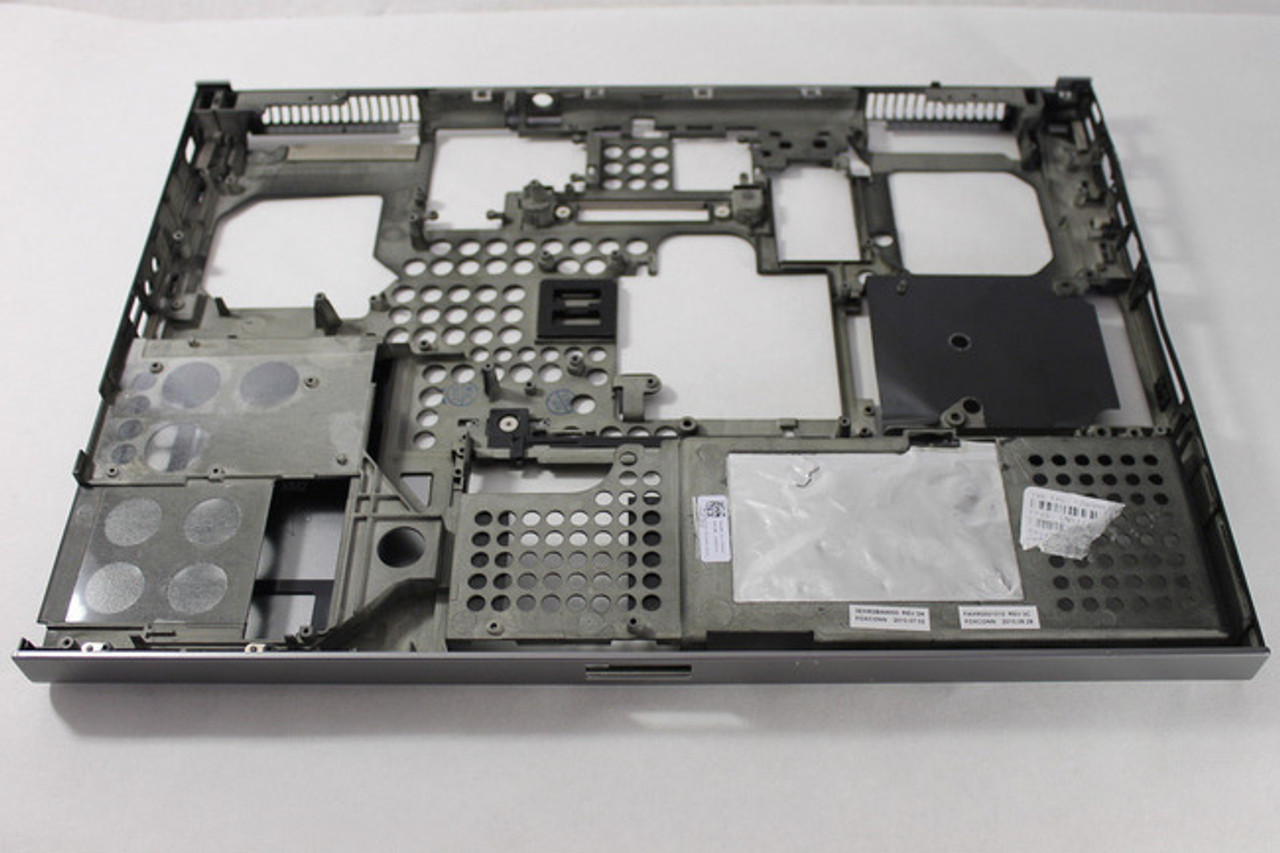 DELL PRECISION M6500 BOTTOM BASE COVER, NO DOORS / BASE DE PLASTICO SIN TAPAS NEW DELL JVJ59