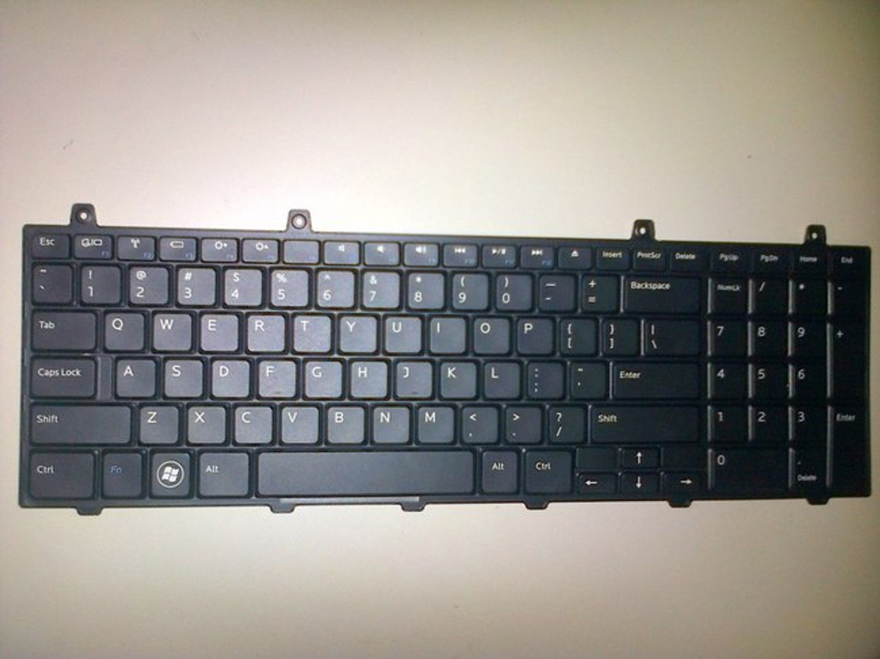 DELL STUDIO 1745, 1747, 1749  KEYBOARD / TECLADO EN INGLES NEW DELL F939P