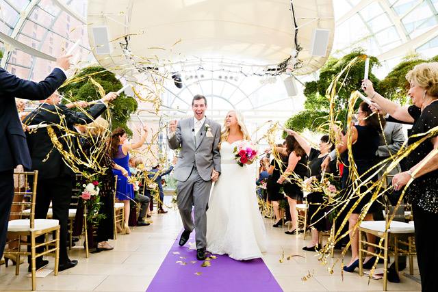 Finger Slingers Patent #7,666,056 10 Flameproof Metallic Streamers Attached to a Tube. Offering NO CLEAN UP