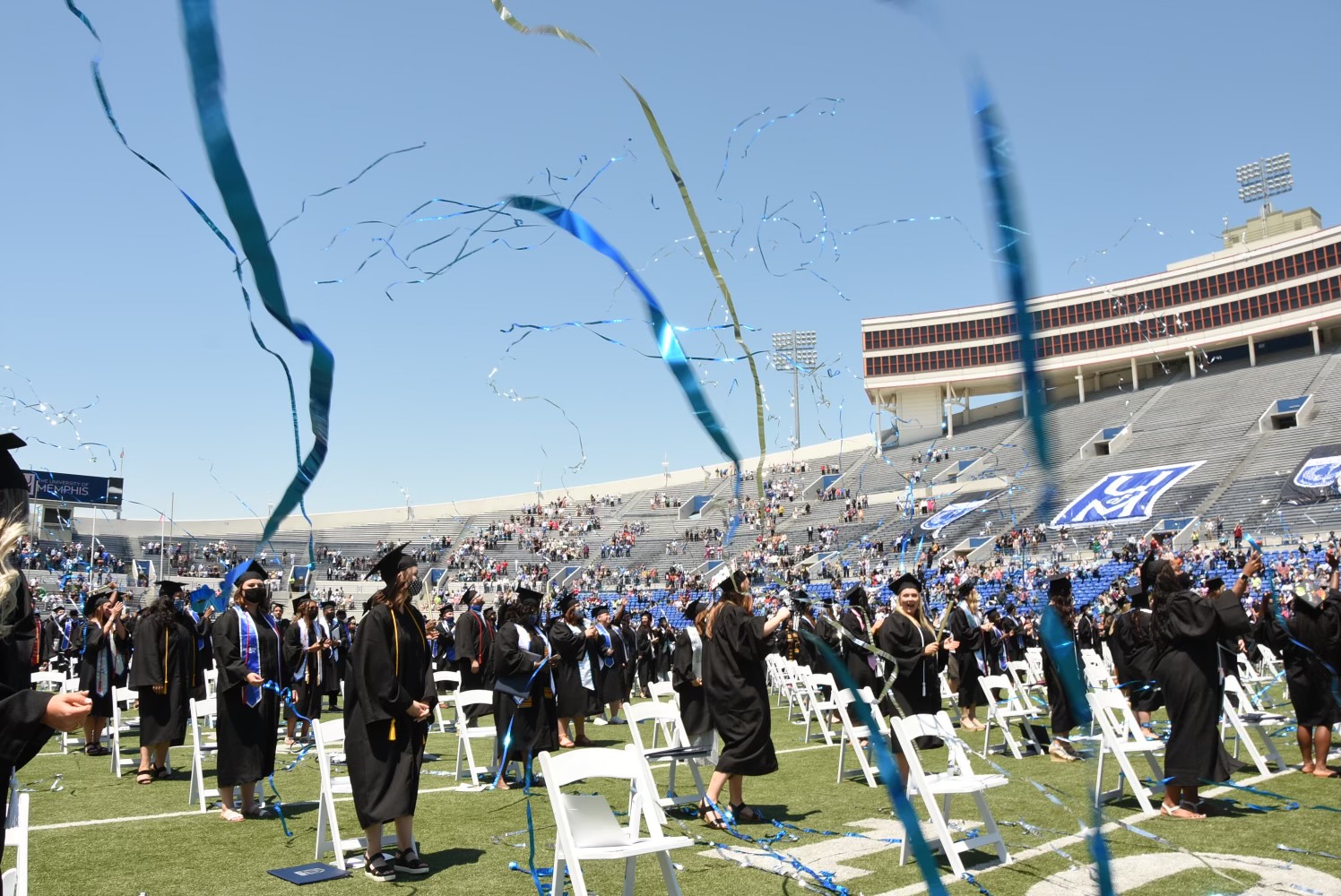 18” Hand Flick Cannon/Half Filled w Flame Proof Metallic Streamers 16 Streamers/NO Co2 Required