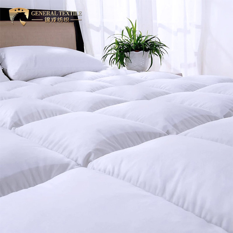 Bedding at 100% Cotton Filling 350GSM Microfiber Quilts For Four Seasons