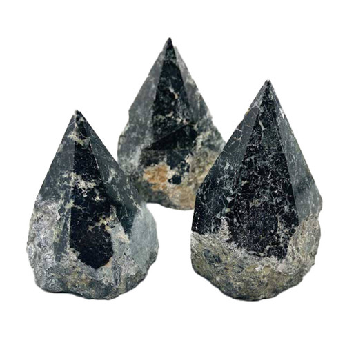 Flat Of +5.5# Green Stone, Black Points Flat Of +5.5# Green Stone, Black Points