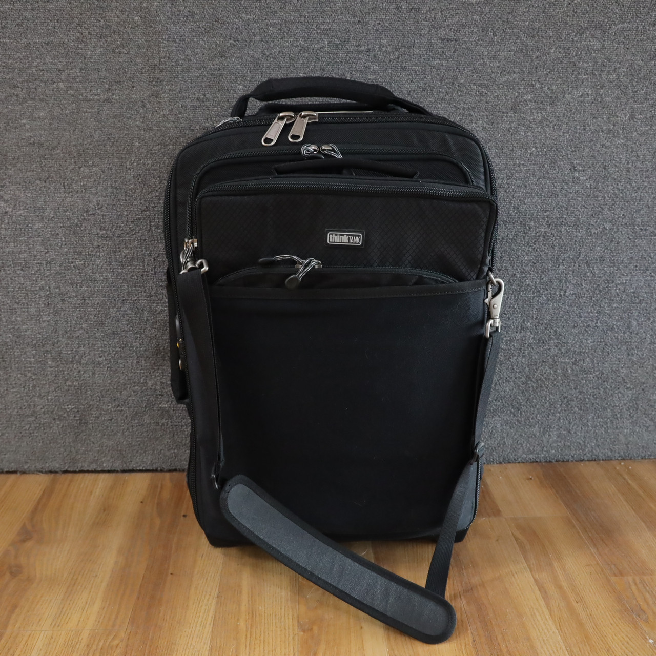 USED THINK TANK AIRPORT INTERNATIONAL ROLLER BAG