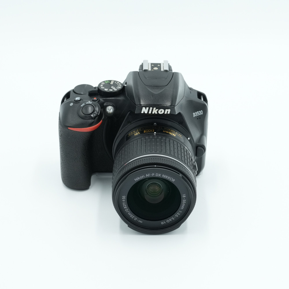 USED NIKON D3500 W/18-55