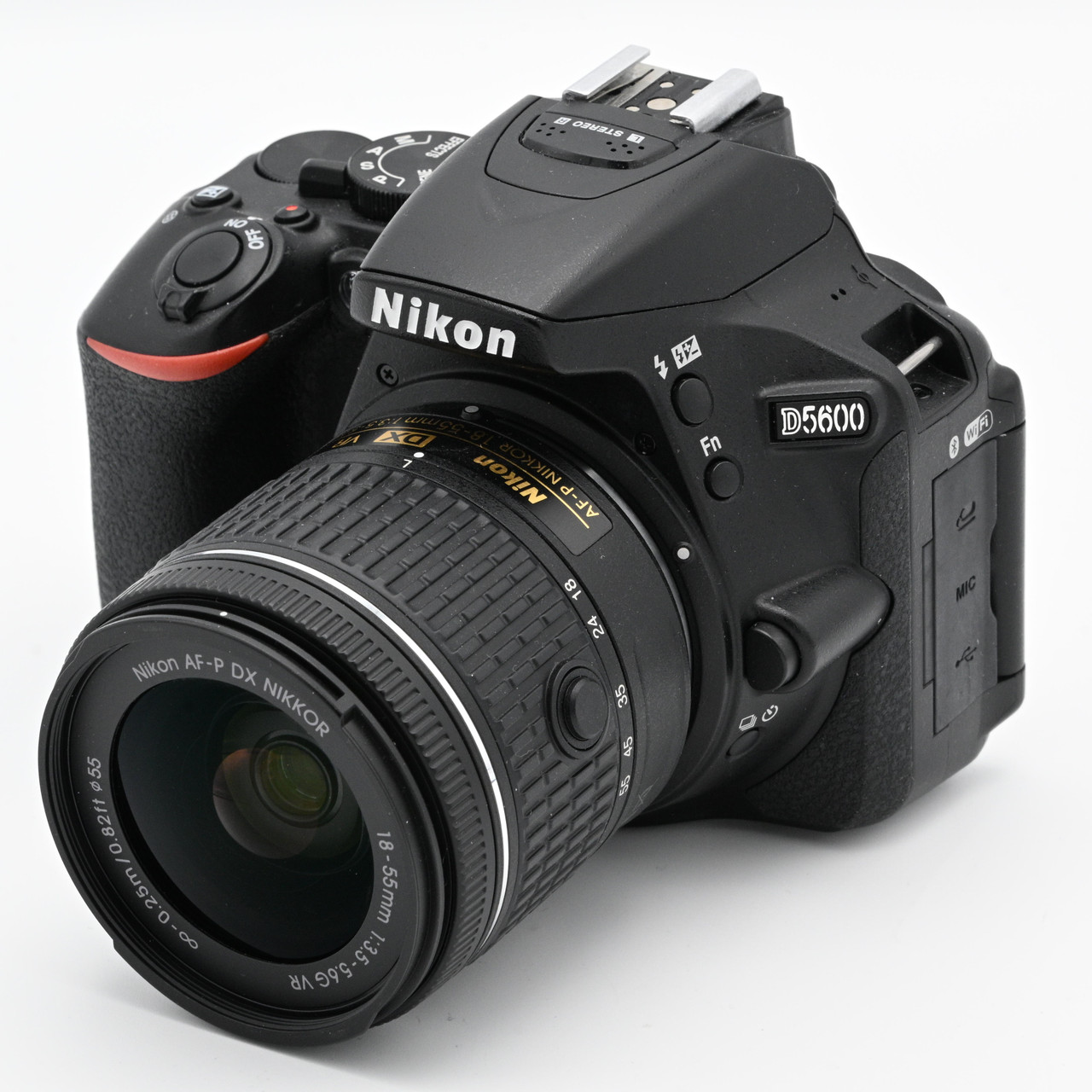USED NIKON D5600 W/ 18-55
