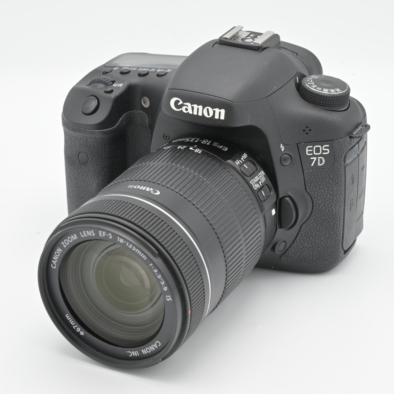 USED CANON EOS 7D W/ 18-135