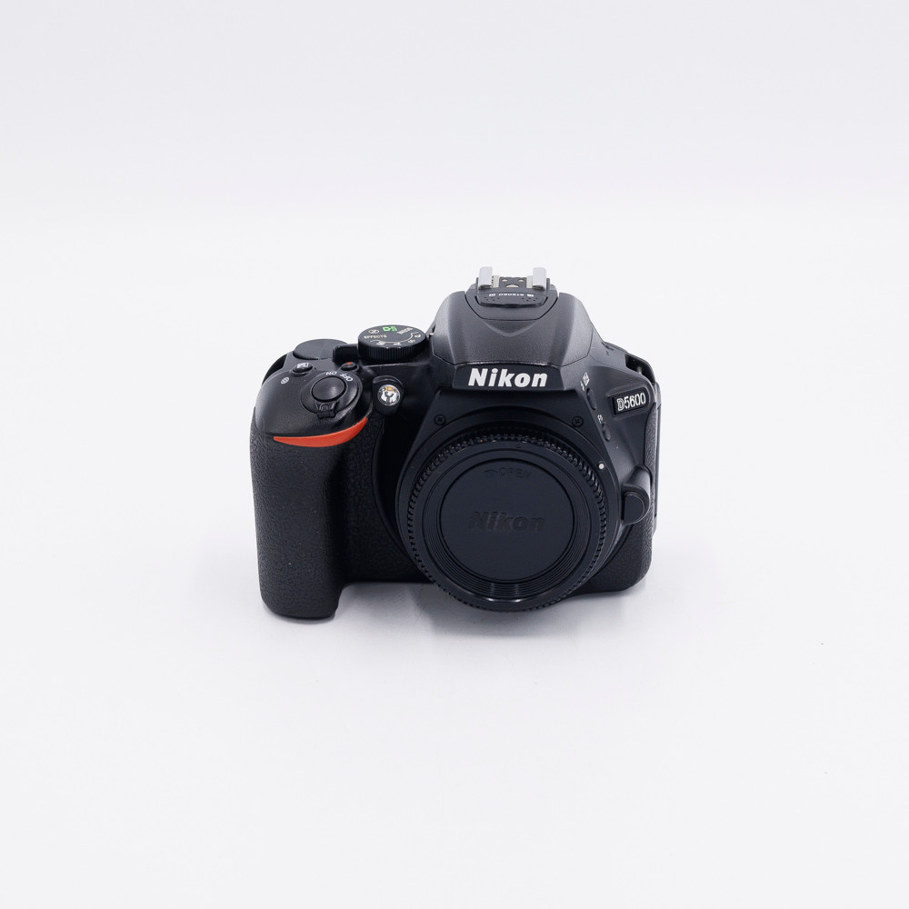 USED NIKON D5600 BODY