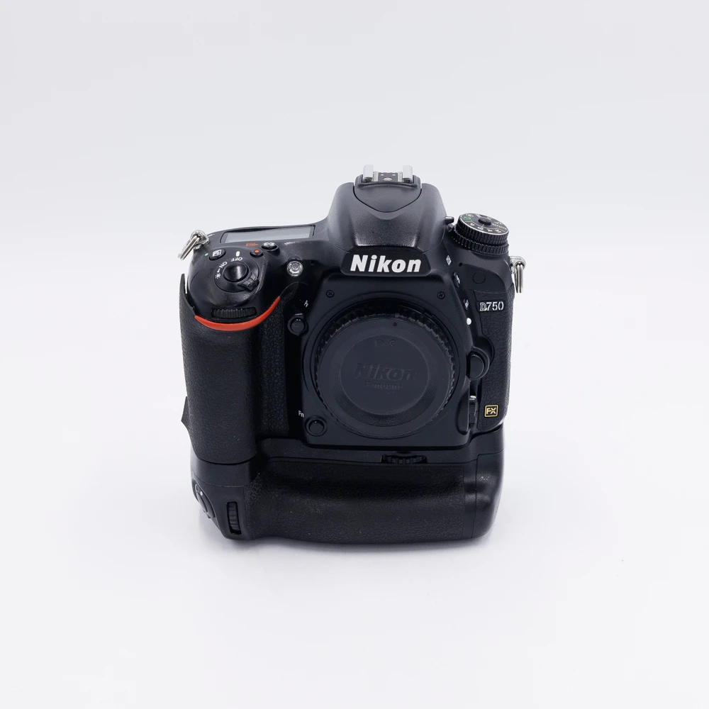 USED NIKON D750 W/MB-D16 GRIP