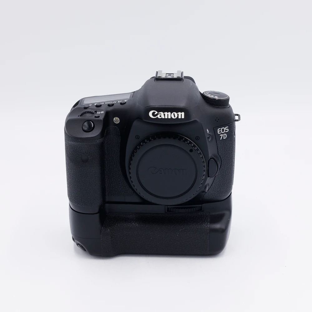USED CANON EOS 7D W/GRIP