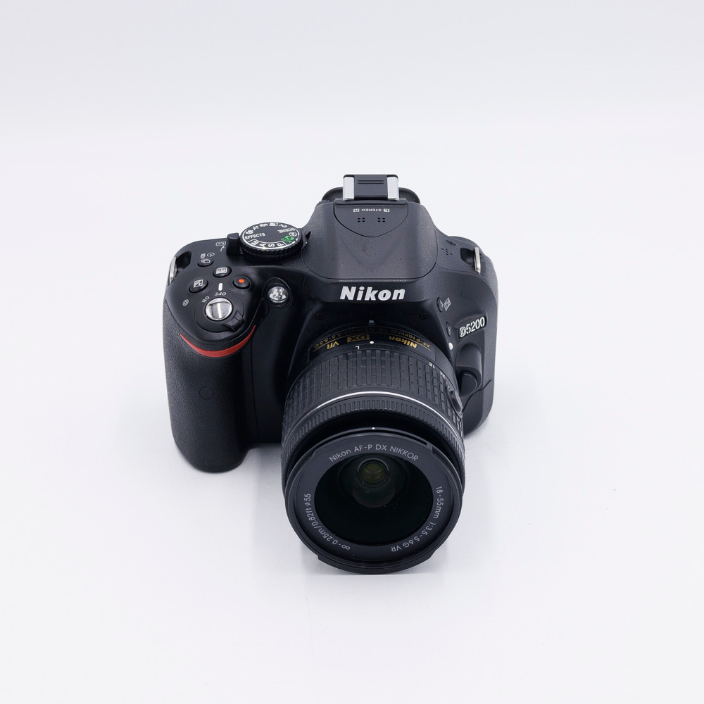 USED NIKON D5200 W/18-55