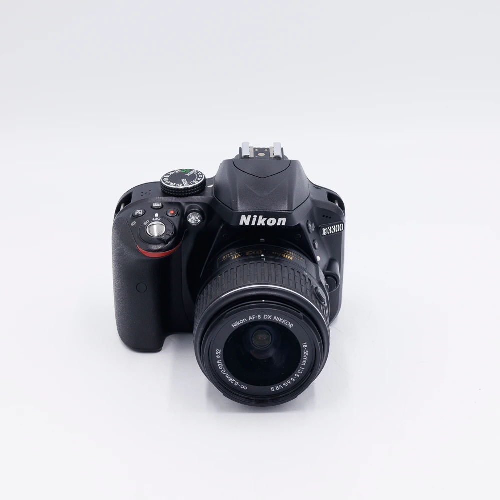 USED NIKON D3300 W/ 18-55