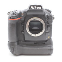 USED NIKON D810 W/GRIP