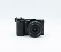USED SONY A6000 W/16-55