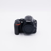 USED NIKON D5600 BODY