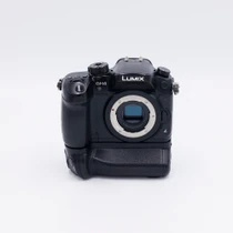 USED PANASONIC GH4 W/GRIP