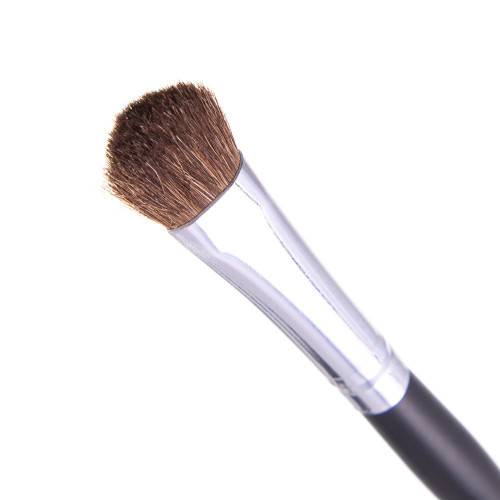 Kumi Medium Eyeshadow Brush