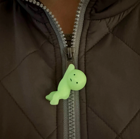 Smiski Zipperbite - Hanging On