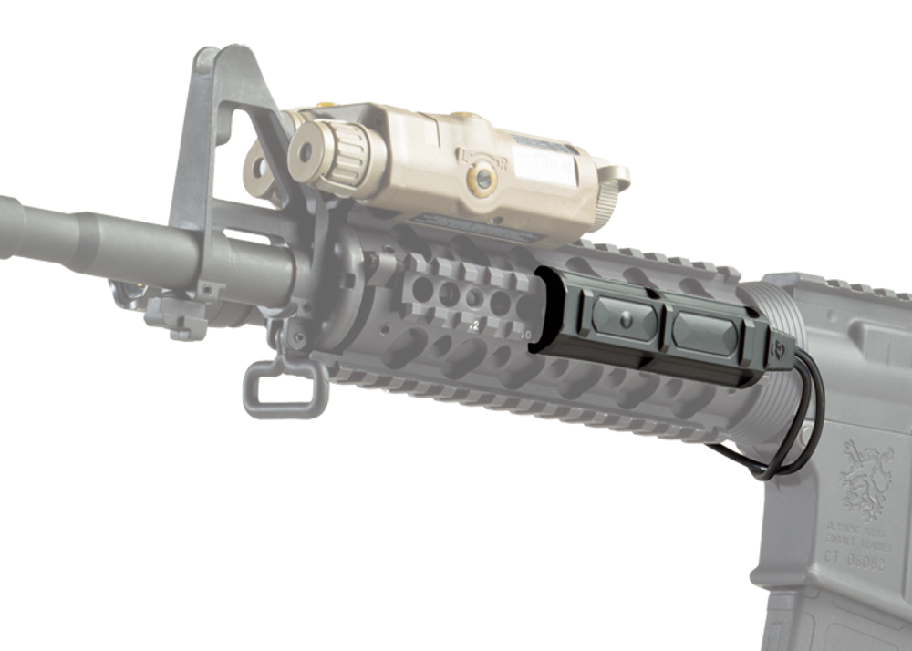 SUREFIRE Remote Dual Switch for Weaponlights + ATPIAL Laser Device (7" Cable) SUREFIRE Remote Dual Switch for Weaponlights + ATPIAL Laser Device (7" Cable)