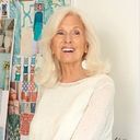Lillian August