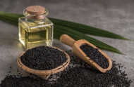 Black Seed Oil: Health Benefits, Skin Care Uses & Hair Care Secrets