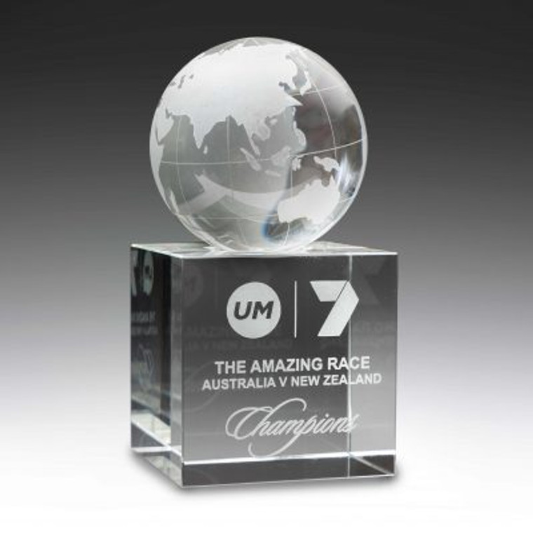 CN00 - Globe Crystal Award