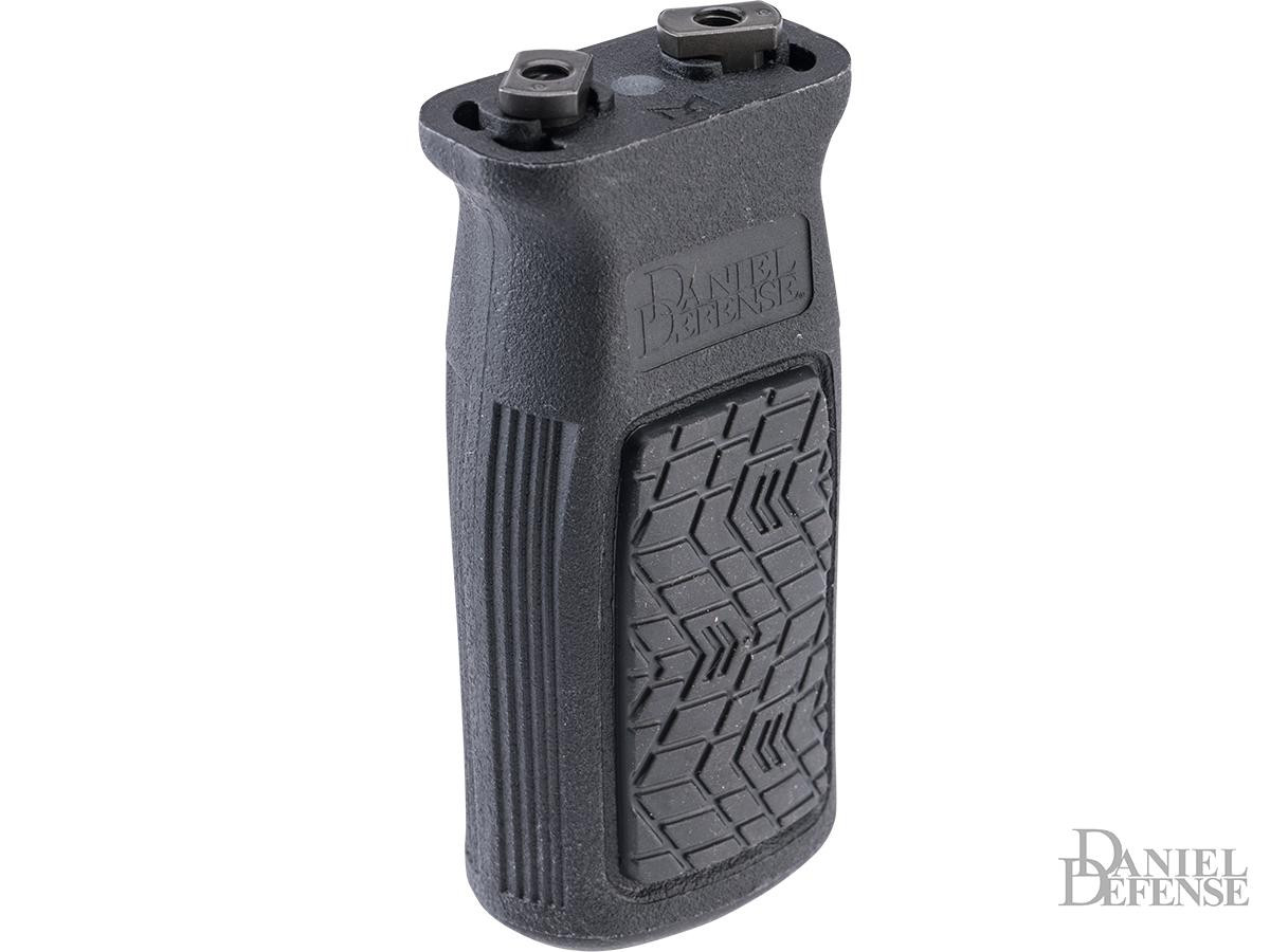 Daniel Defense M-LOK Vertical Foregrip (Color: Black / Basic