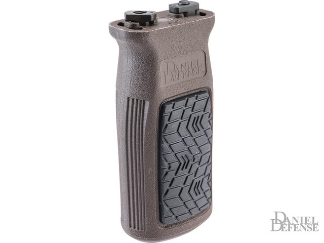 Daniel Defense M-LOK Vertical Foregrip (Color: Mil-Spec Brown / Basic ...
