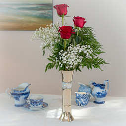 Highcourt Pearl Vase Urn