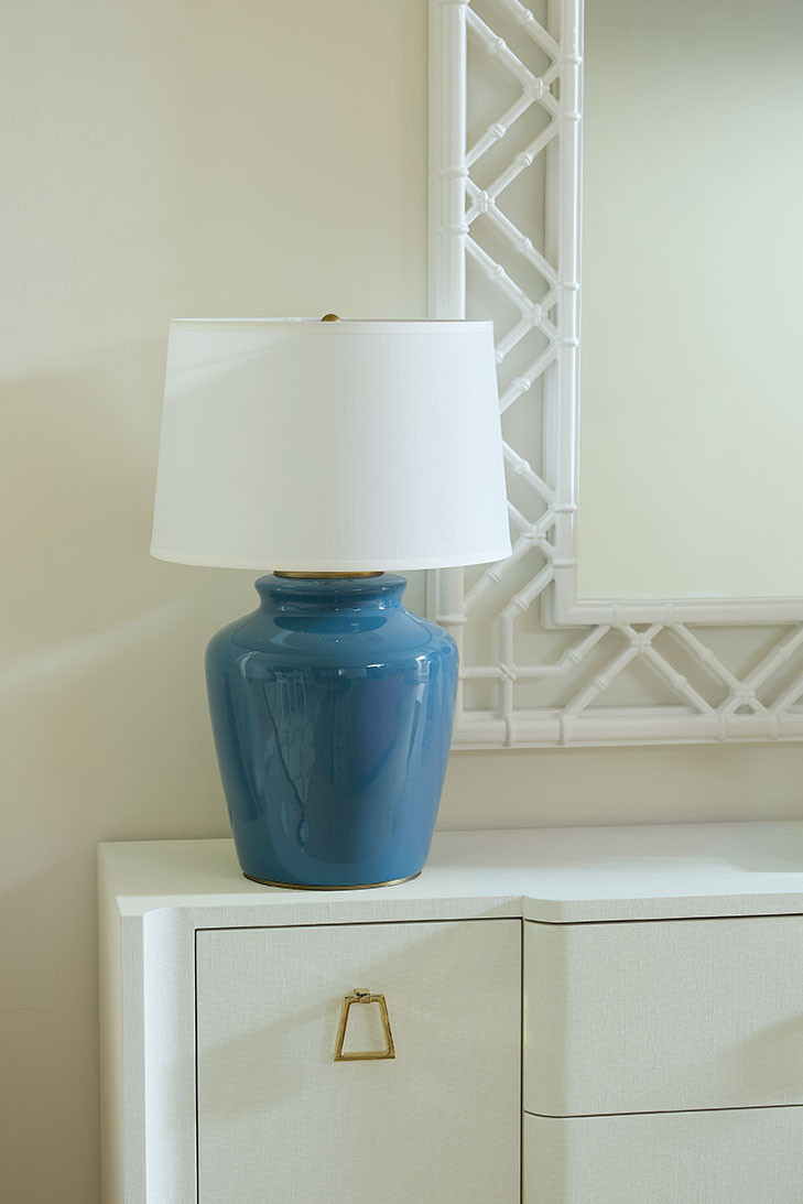 Aksel Lamp with Shade 17-inch White Linen, with Gold, Cruise Teal