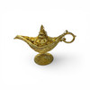 Detailed view of a 12 cm gold-finish Aladdin's lamp, an ideal small gift or souvenir that adds an enchanting touch to any decor.