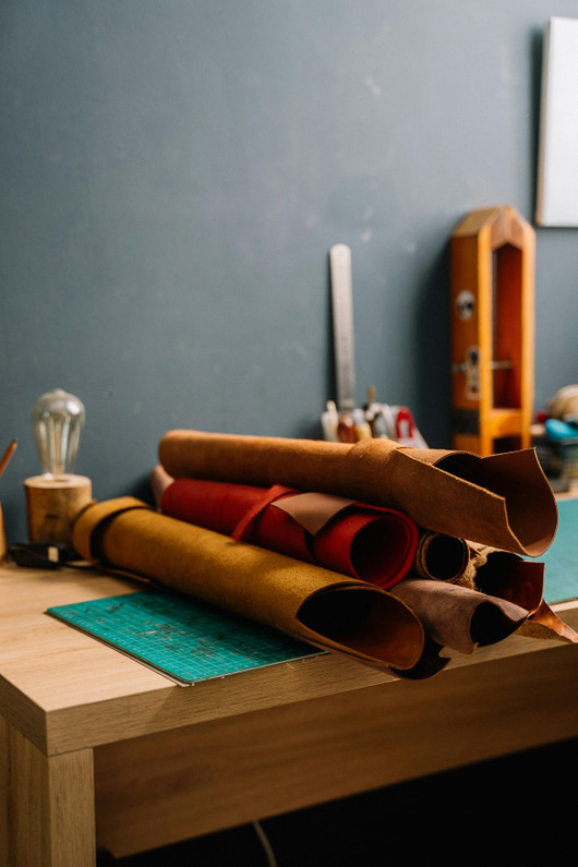 “Why Handmade Leather is Better Than Mass-Produced Alternatives”