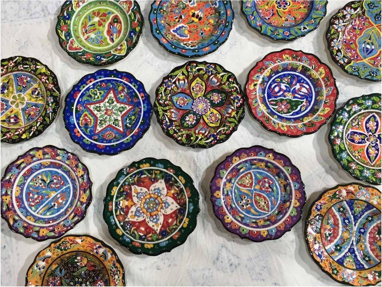 where to buy plate in dubai Assorted color and pattern