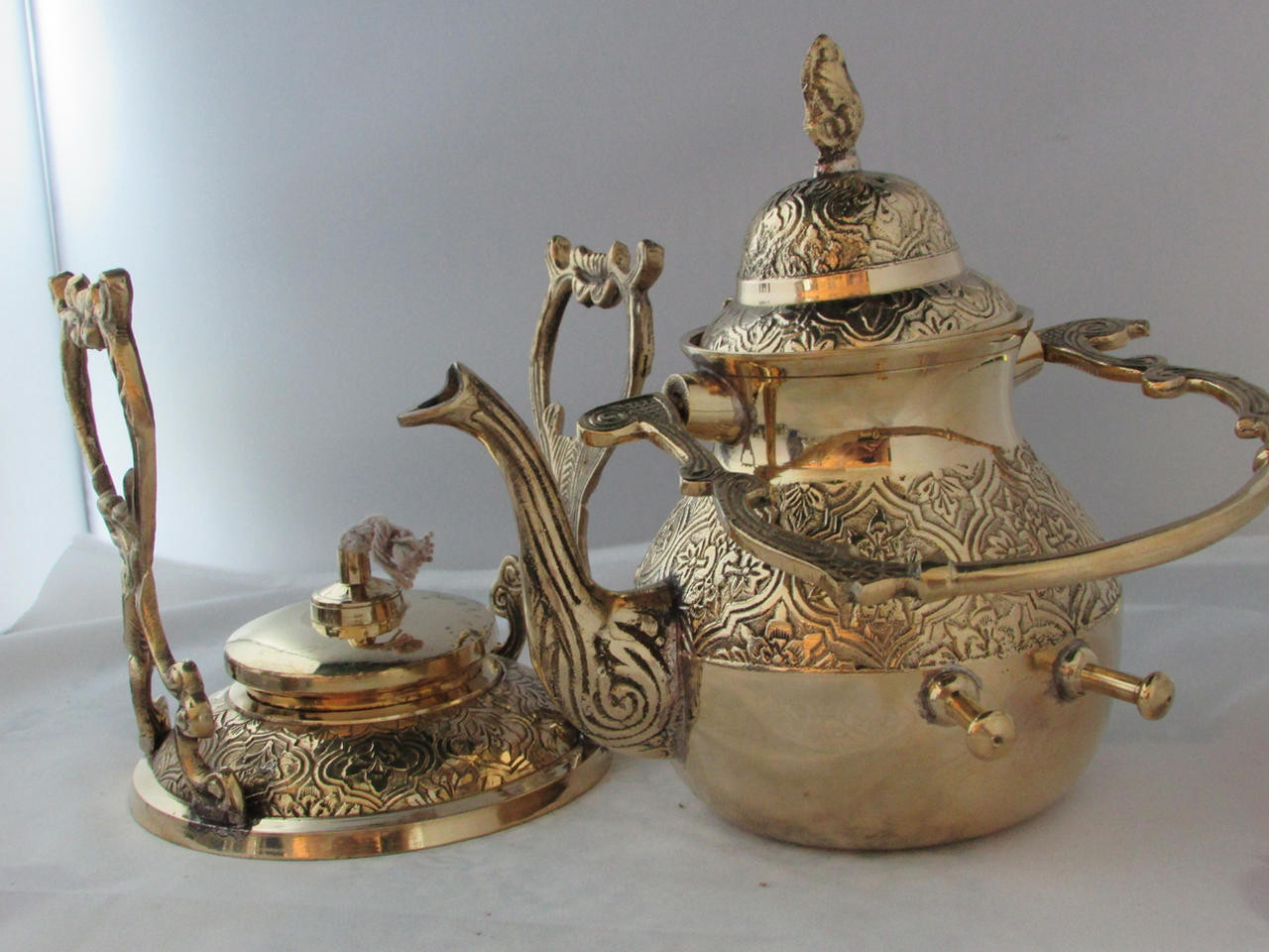 Unieke Antieke - Vintage brass teapot with stand and burner